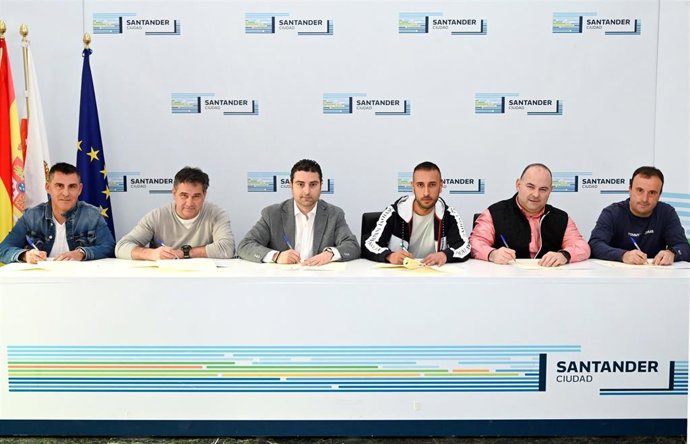 Ayuntamiento y sindicatos de la Policía de Santander pactan una mejora de condiciones laborales