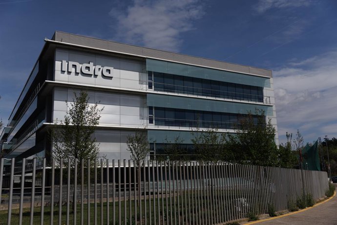 Archivo - Fachada de la sede de Indra, a 31 de marzo de 2023, en Madrid (España). Indra es una empresa multinacional española que ofrece servicios de consultoría sobre transporte, defensa, energía, telecomunicaciones, servicios financieros, así como ser