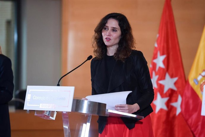 La presidenta de la Comunidad de Madrid, Isabel Díaz Ayuso, ofrece una rueda de prensa tras la reunión del Consejo de Gobierno, que de forma extraordinaria en Alcobendas