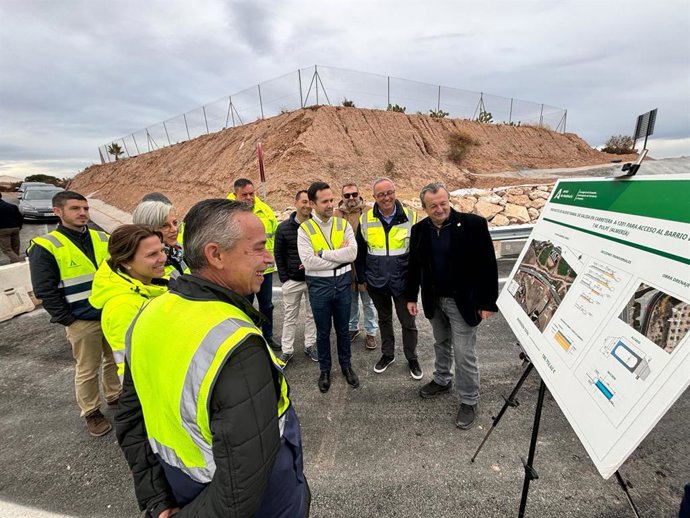 Nuevo ramal de salida en la A-1201 para acceder al barrio El Convoy de Pulpí (Almería)