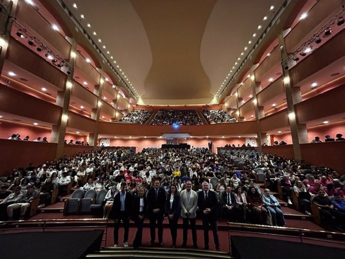 Celebración de un 'road show' en el Auditorio Maestro Padilla de Almería.