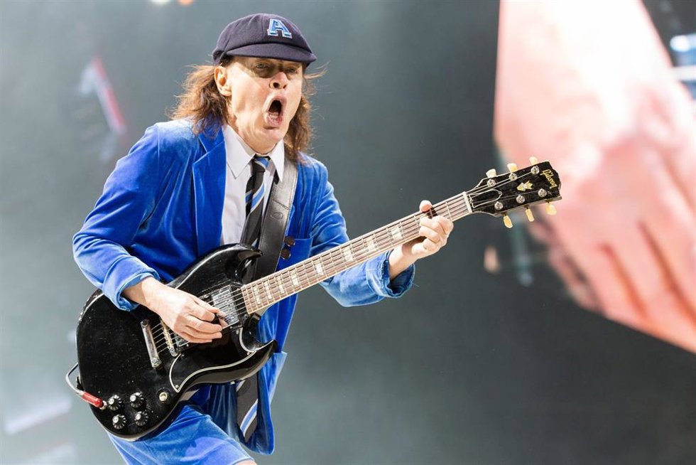 Archivo - Angus Young en una imagen de archivo