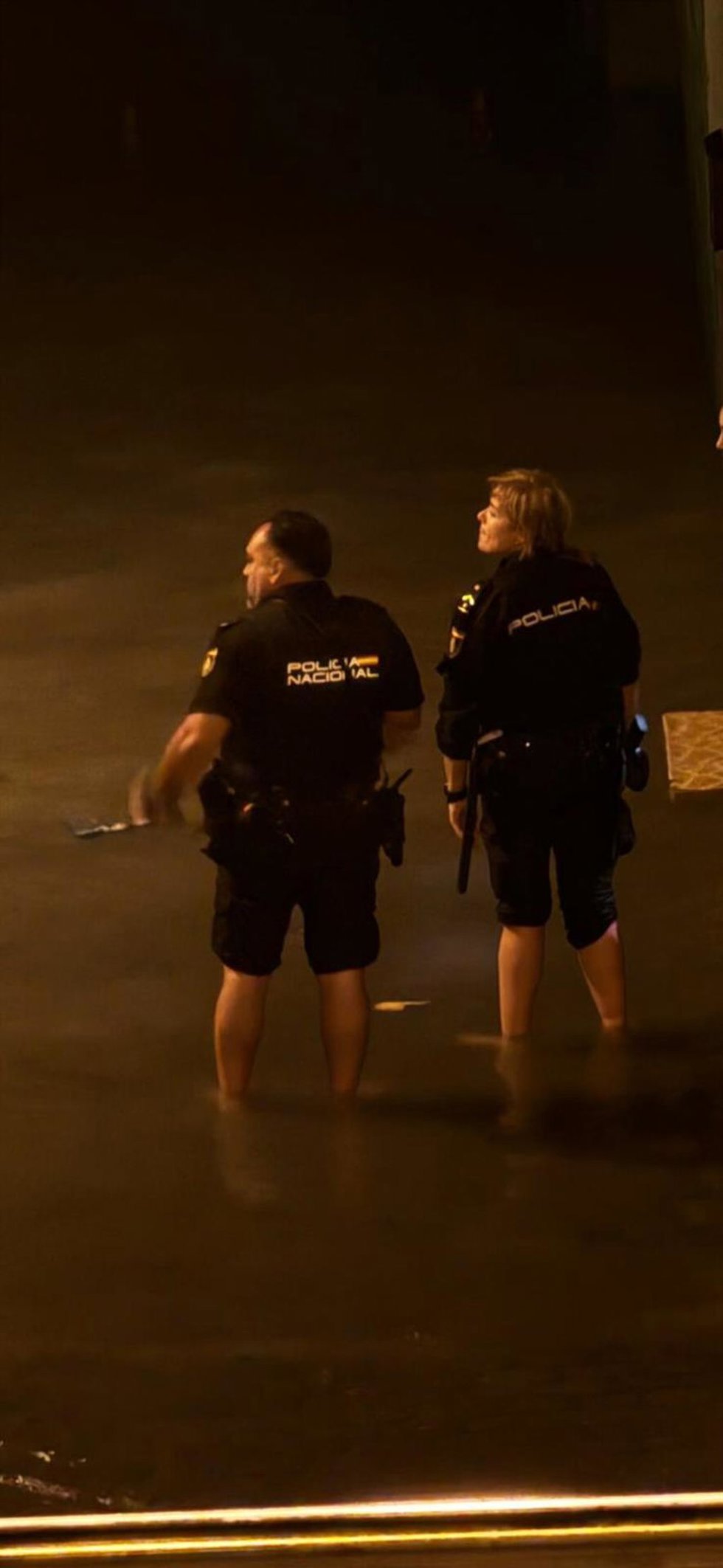 Policías nacionales durante una de las detenciones de la operación relacionada con el submarino 'Poseidón'