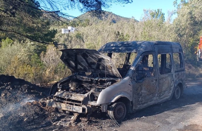 Vehicle de l'incendi forestal al Perelló (Tarragona)