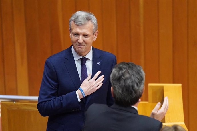 El líder del PPdeG y candidato a presidir la Xunta, Alfonso Rueda, en el Parlamento de Galicia.