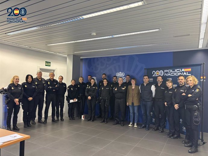 Celebración de una charla de igualdad dirigida a Policías en la Jefatura Superior de Policía de La Rioja