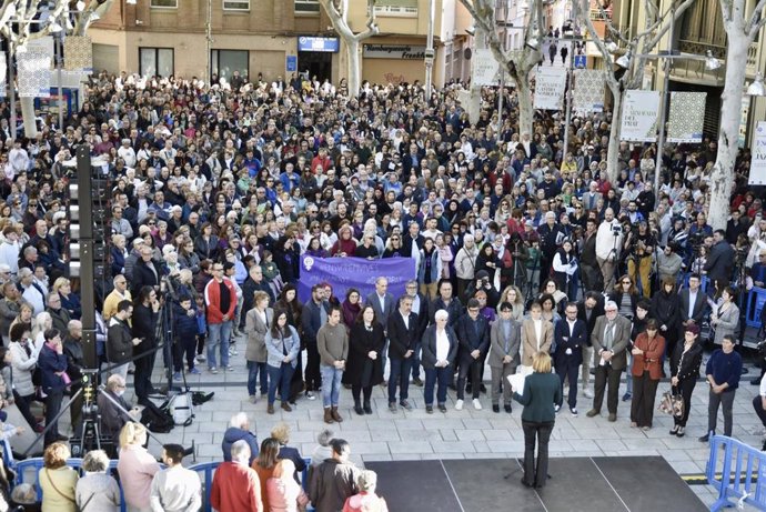 Concentración ante el Ayuntamiento de El Prat de Llobregat (Barcelona)