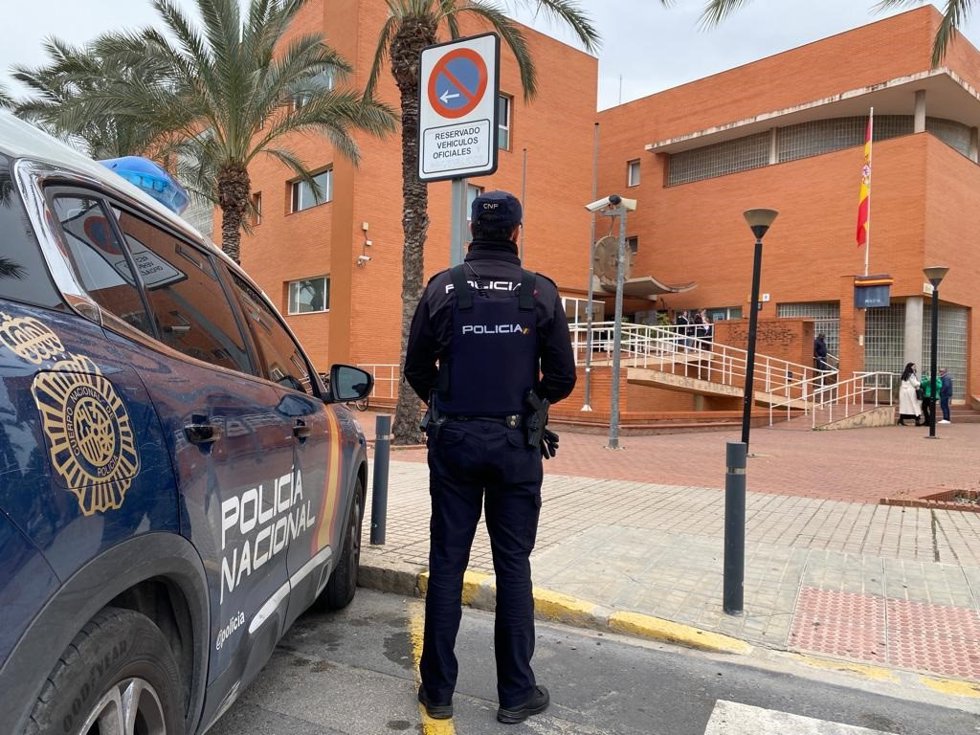 Archivo - Policía Nacional en Elche