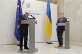 Foto: Borrell y el ministro de Exteriores ucraniano hablan sobre los esfuerzos de la UE para enviar misiles Patriot a Ucrania