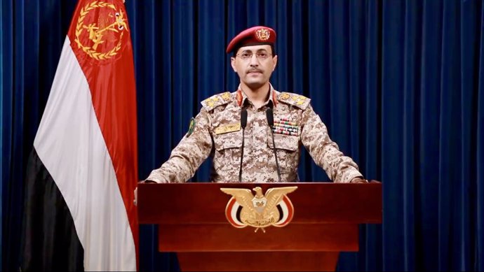Archivo - SANAA, Feb. 15, 2024  -- The screenshot captured from a video released by the Houthi group on Feb. 15, 2024 shows Houthi military spokesman Yahya Sarea making a statement in Sanaa, Yemen. Yemen's Houthi group on Thursday claimed responsibility f