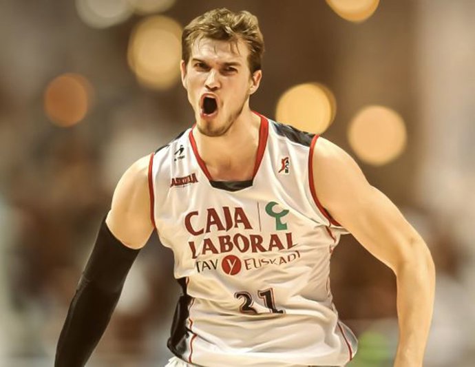 El pívot brasileño Tiago Splitter, con el Baskonia.