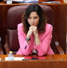 La presidenta de la Comunidad de Madrid, Isabel Díaz Ayuso, durante un pleno en la Asamblea de Madrid, 