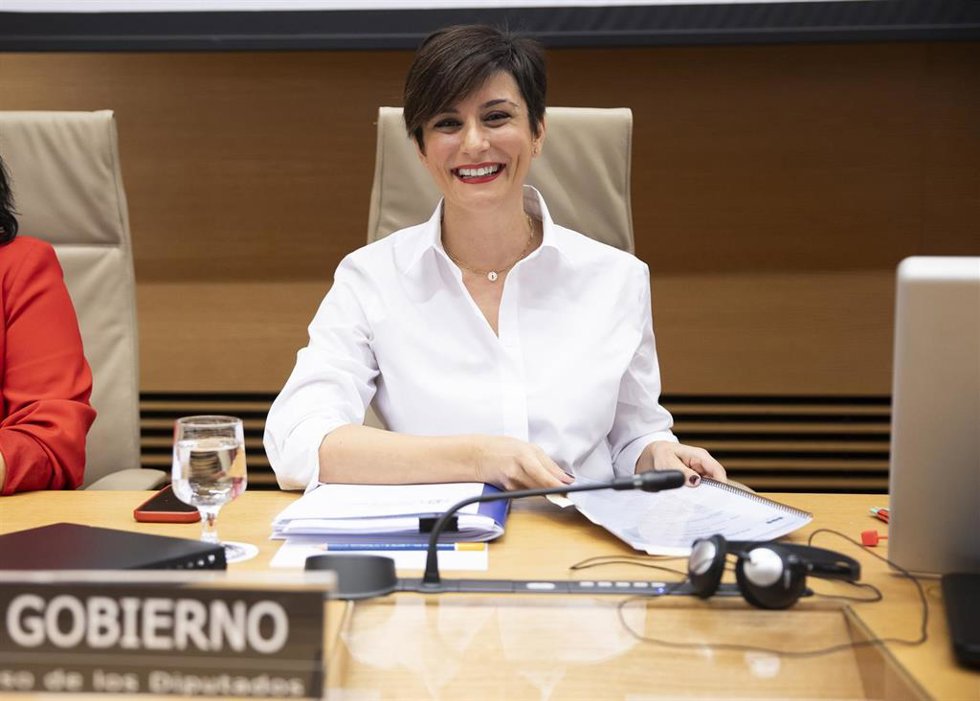 Archivo - La ministra de Vivienda y Agenda Urbana, Isabel Rodríguez durante su comparecencia en la Comisión de Vivienda y Agenda Urbana del Congreso de los Diputados para presentar las principales líneas de actuación del departamento para esta legislatu