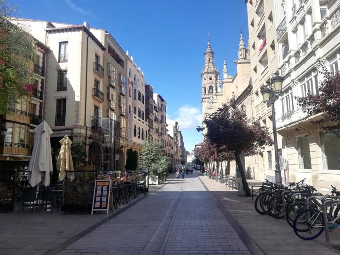 Terraza en la calle Portales de Logroño