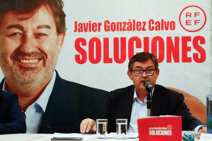 Francisco Javier González Calvo, candidato a la presidencia de la RFEF, en rueda de prensa