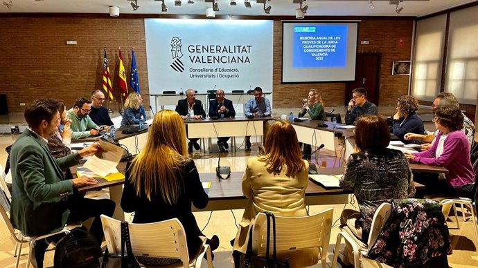 El Ple de la Junta Qualificadora de Coneixements de Valenci (JQCV) ha aprovat en sessió ordinria la convocatria de les proves de coneixements de valenci.