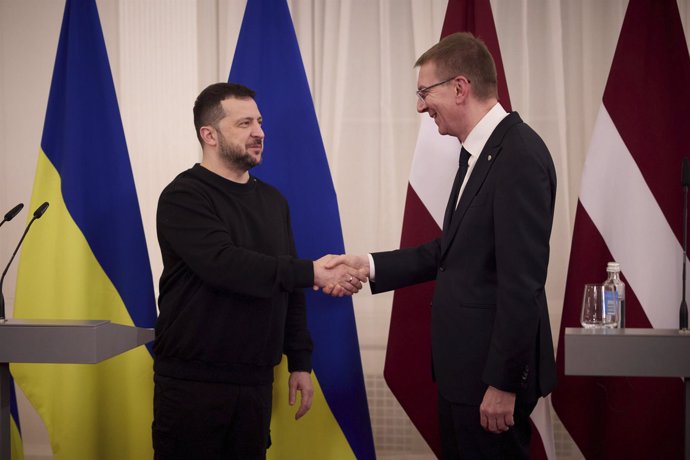Archivo - Los presidentes de Ucrania y Letonia, Volodimir Zelenski y Edgars Rinkevics, respectivamente.