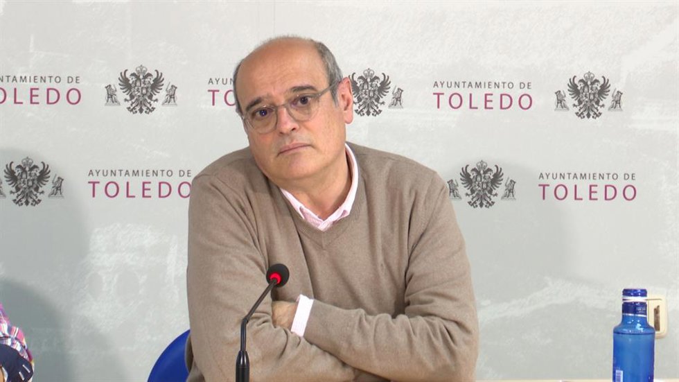El concejal de Promoción Económica y Empleo en el Ayuntamiento de Toledo, Juan Marín, en rueda de prensa.