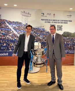 El presidente de Renfe, Raül Blanco, y el director del torneo, David Ferrer.