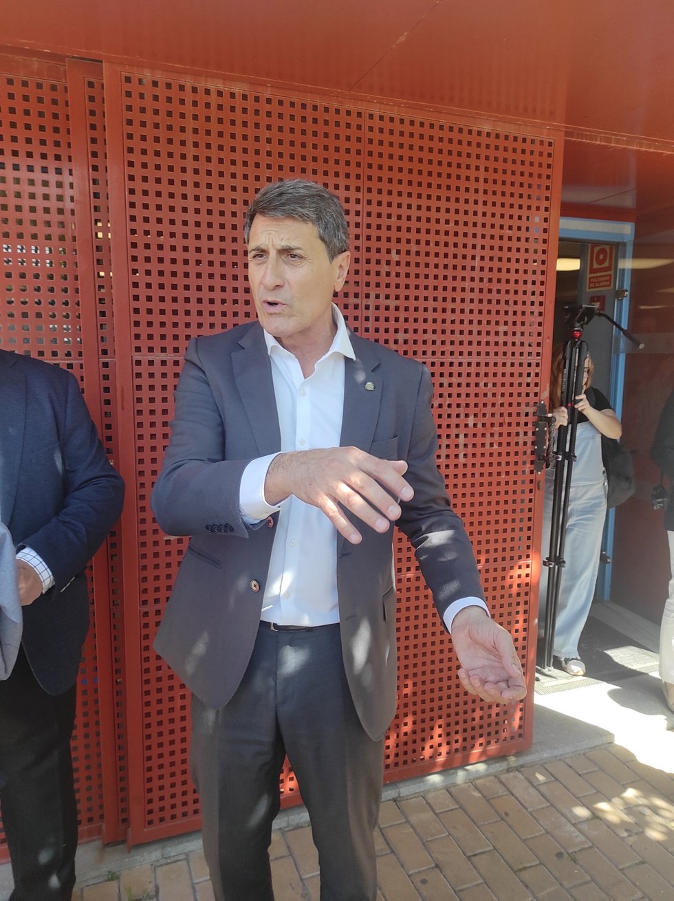 El delegado del Gobierno en Andalucía, Pedro Fernández, en la visita a Córdoba.