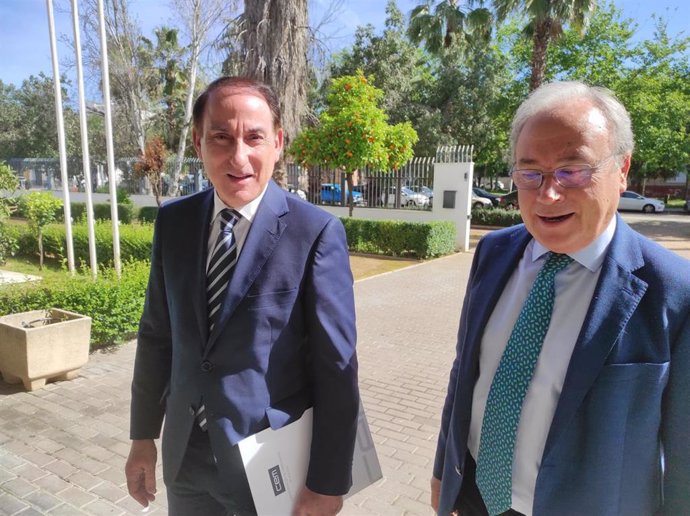 Javier Gónzalez de Lara y Antonio Díaz, en la sede de CECO.