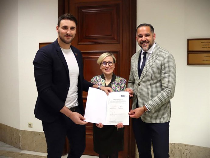 El PSOE pide crear un grupo de trabajo para estudiar la práctica del 'chemsex'.