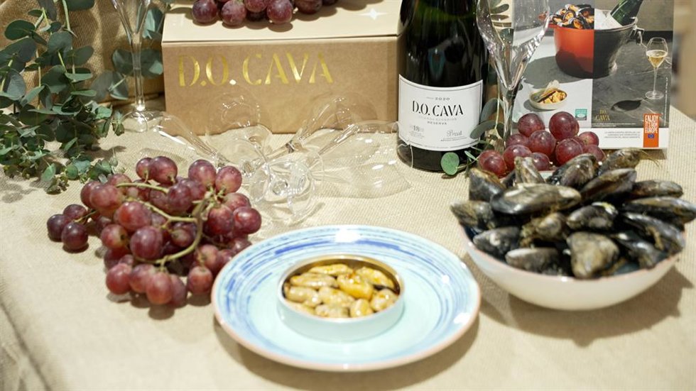 Una campaña pone en valor el carácter único del cava y del mejillón de Galicia
