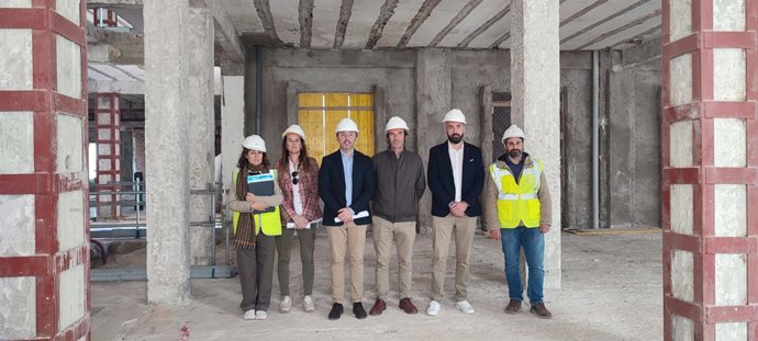 Visita al hospital Verge del Toro.