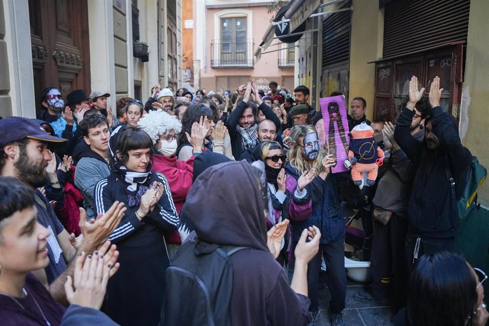 El desahucio de una vivienda en 'Caixers 2' se aplaza hasta mayo