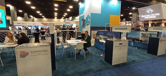 Stand del Puerto de Santander en Seatrade Cruise Global de Miami