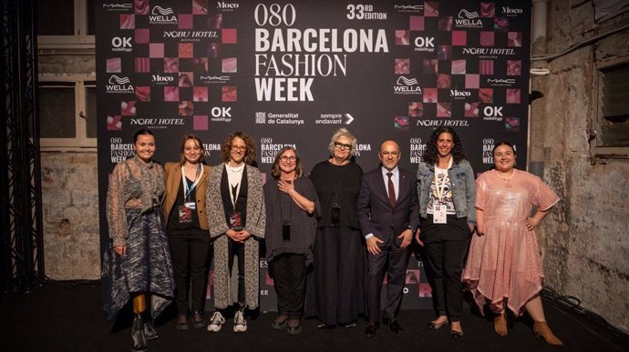 La consellera de Igualdad y Feminismos, Tània Verge, y el conseller de Derechos Sociales, Carles Campuzano, en la 080 Barcelona Fashion Week