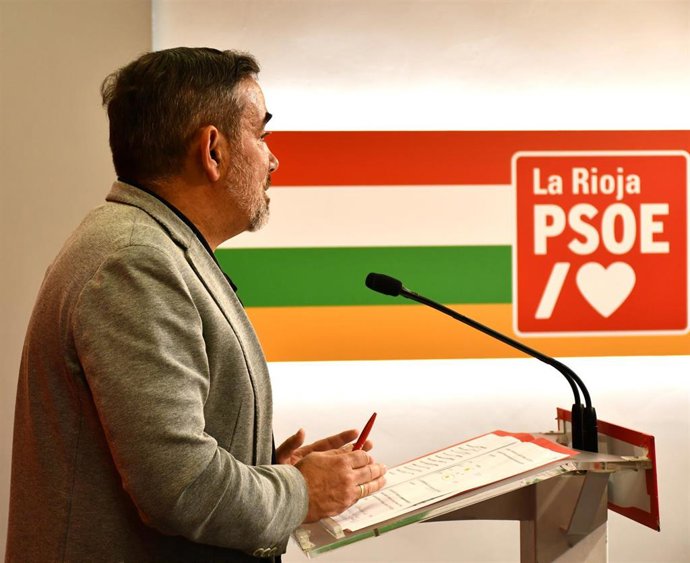 Ricardo Velasco en la rueda de prensa