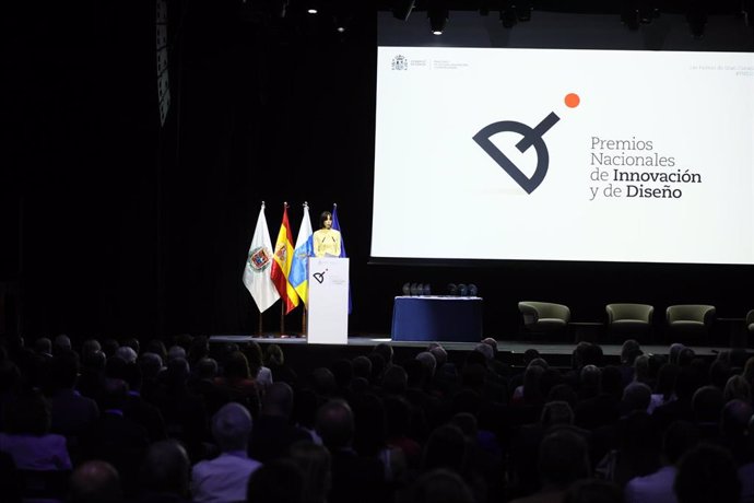 La ministra de Ciencia, Innovación y Universidades, Diana Morant, interviene durante el acto de entrega de los Premios Nacionales de Innovación y de Diseño 2023, en el Edificio Miller, a 11 de abril de 2024, en Las Palmas de Gran Canaria, Gran Canaria, Ca