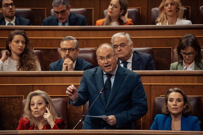 El portavoz del PP en el Congreso, Miguel Tellado, interviene durante una sesión de control al Gobierno, en el Congreso de los Diputados, a 20 de marzo de 2024, en Madrid (España). 
