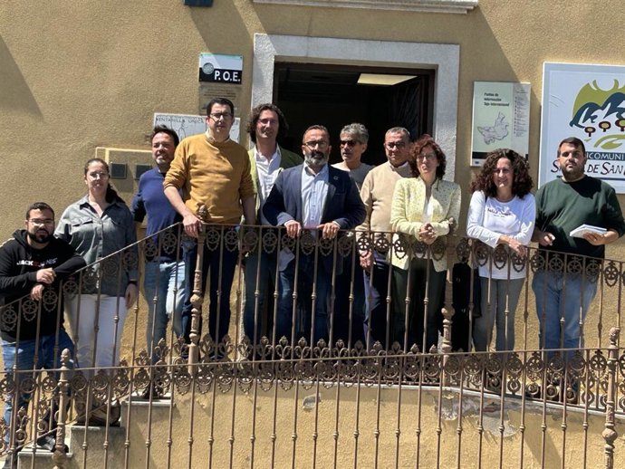 Morales se reúne con los alcaldes y alcaldesas de la Mancomunidad Sierra de San Pedro