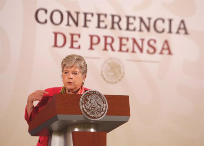 La ministra de Exteriores de México, Alicia Bárcena, confirma en rueda de prensa la denuncia contra Ecuador ante la Corte Internacional de Justicia (CIJ)