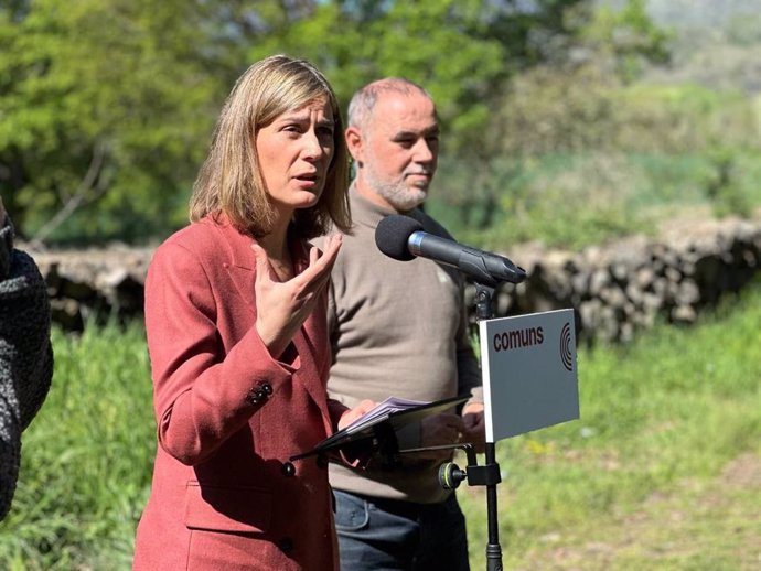 La candidata de Comuns-Sumar a la presidència de la Generalitat, Jéssica Albiach, i el candidat per Girona, Eloi Badia