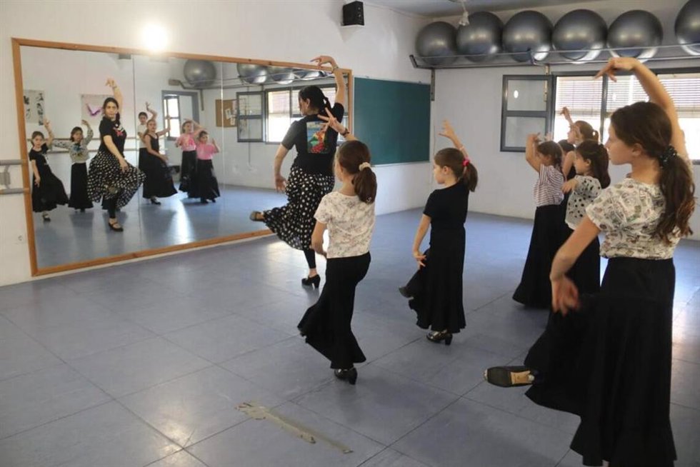 La Universidad Popular del Ayuntamiento de Alcalá de Guadaíra (Sevilla) abre nuevos cursos en el Centro de la Igualdad.