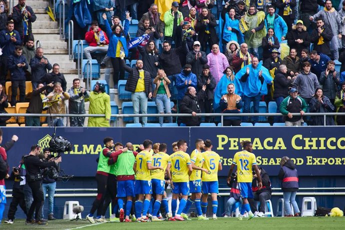 Archivo - Juanmi Jimenez of Cadiz CF celebrates a goal during the Spanish league, La Liga EA Sports, football match played between Cadiz CF and Atletico de Madrid at Nuevo Mirandilla stadium on March 9, 2024, in Cadiz, Spain.