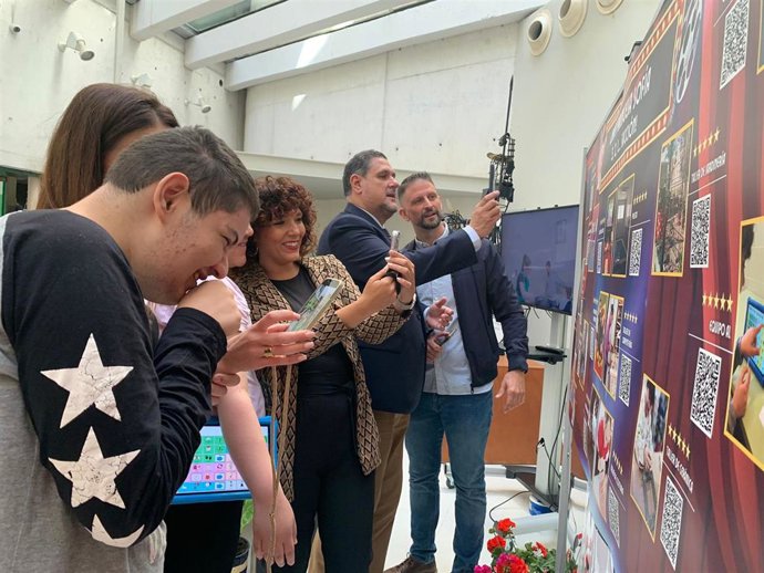 La Delegación de Desarrollo Educativo acoge la exposición '3,2,1  Acción' del alumnado del CEE Princesa Sofía