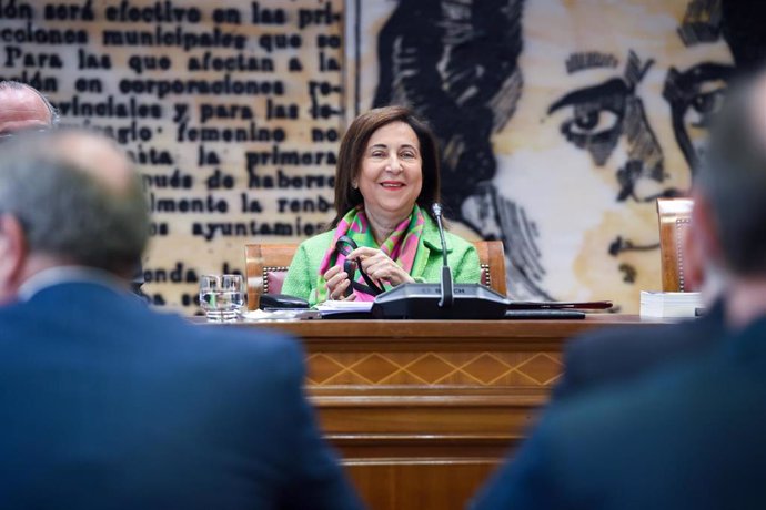 La ministra de Defensa, Margarita Robles, en el Senado