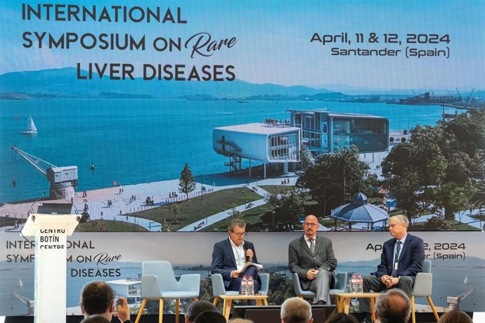 Inauguración del I Simposio Internacional Enfermedades Hepáticas Minoritarias que se celebra en Santander