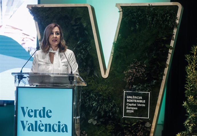 Archivo - Imagen de archivo de la alcaldesa de València, María José Catalá, durante uno de los actos iniciales de la Capitalidad Verde Europea que ostenta la ciudad en 2024.