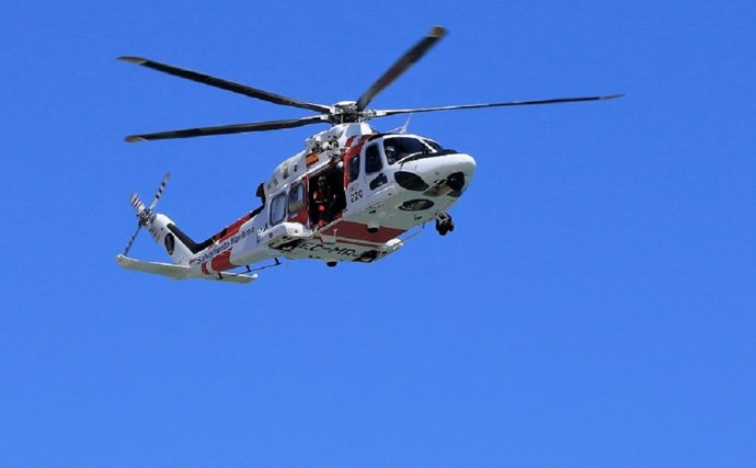 Helicóptero de Salvamento Marítimo que ha intervenido en el rescate de la mujer en Cabrera.