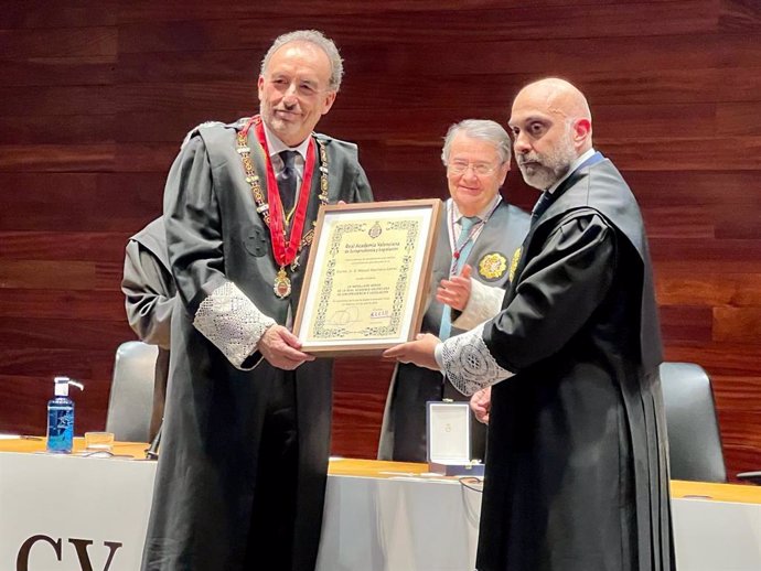 El presidente de la Sala Segunda de lo Penal del Tribunal Supremo, Manuel Marchena, recibe la medalla de honor de la Real Academia Valenciana de Jurisprudencia y Legislación (RAVJL)