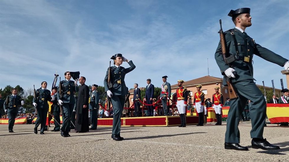 Archivo - Acto de jura o promesa de bandera de la 128 promoción de guardias.
