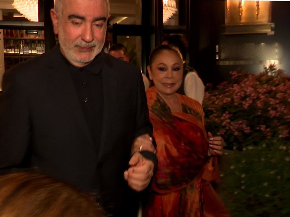 Isabel Pantoja ha salido a cenar con su hermano Agustín a casa de unos amigos
