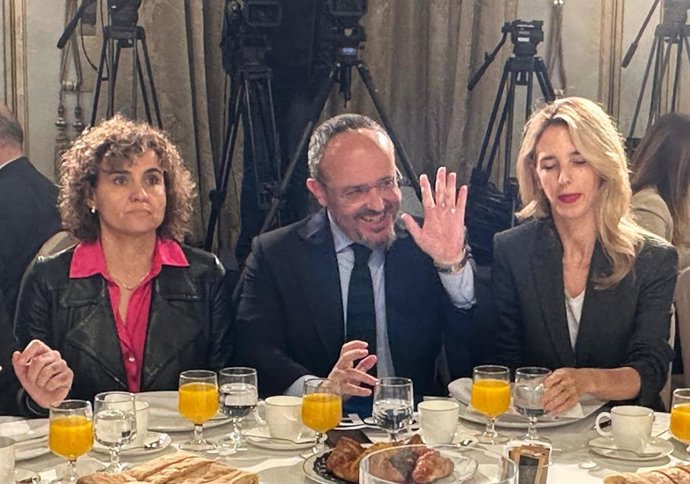 El candidat del PP a les eleccions al Parlament, Alejandro Fernández, durant l'acte