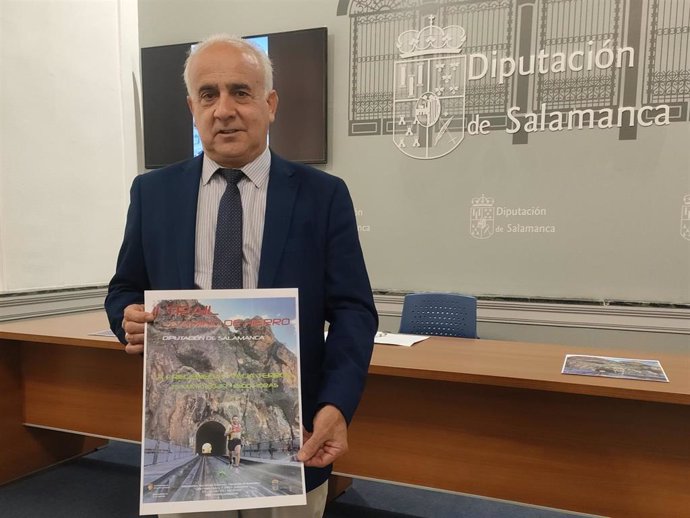 El diputado provincial de Deportes en Salamanca, Jesús María Ortiz, presenta el II Trail Camino de Hierro de Salamanca