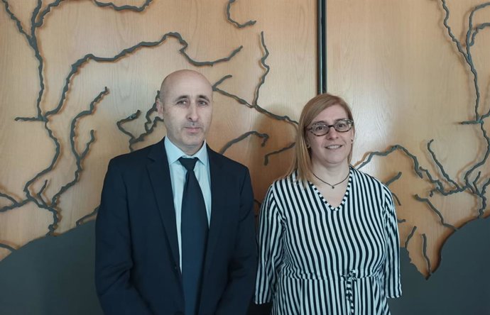 El presidente del CHJ, Miguel Polo, y la jefa de la Oficina de Planificación Hidrológica, Arancha Fidalgo,  intervinene  en una jornada para analizar la situación de sequía